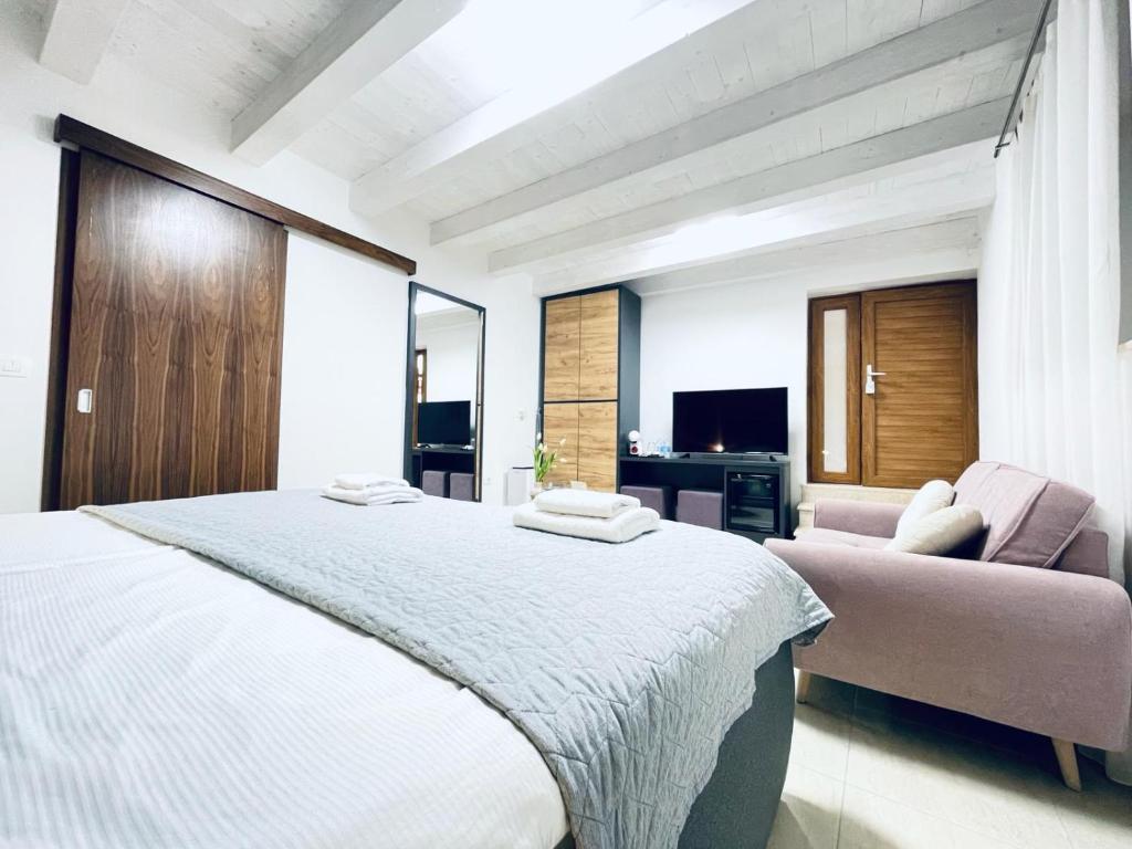 Double Room with Private Bathroom — photo 2
