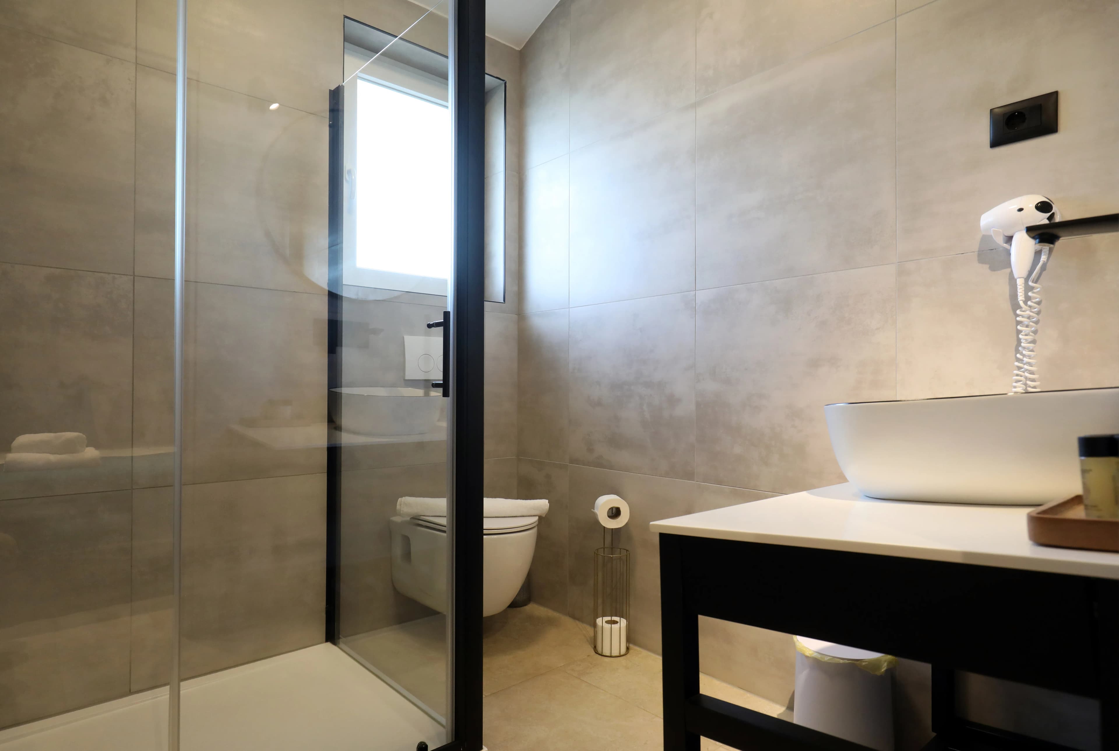 Deluxe Double Room with Balcony — photo 4