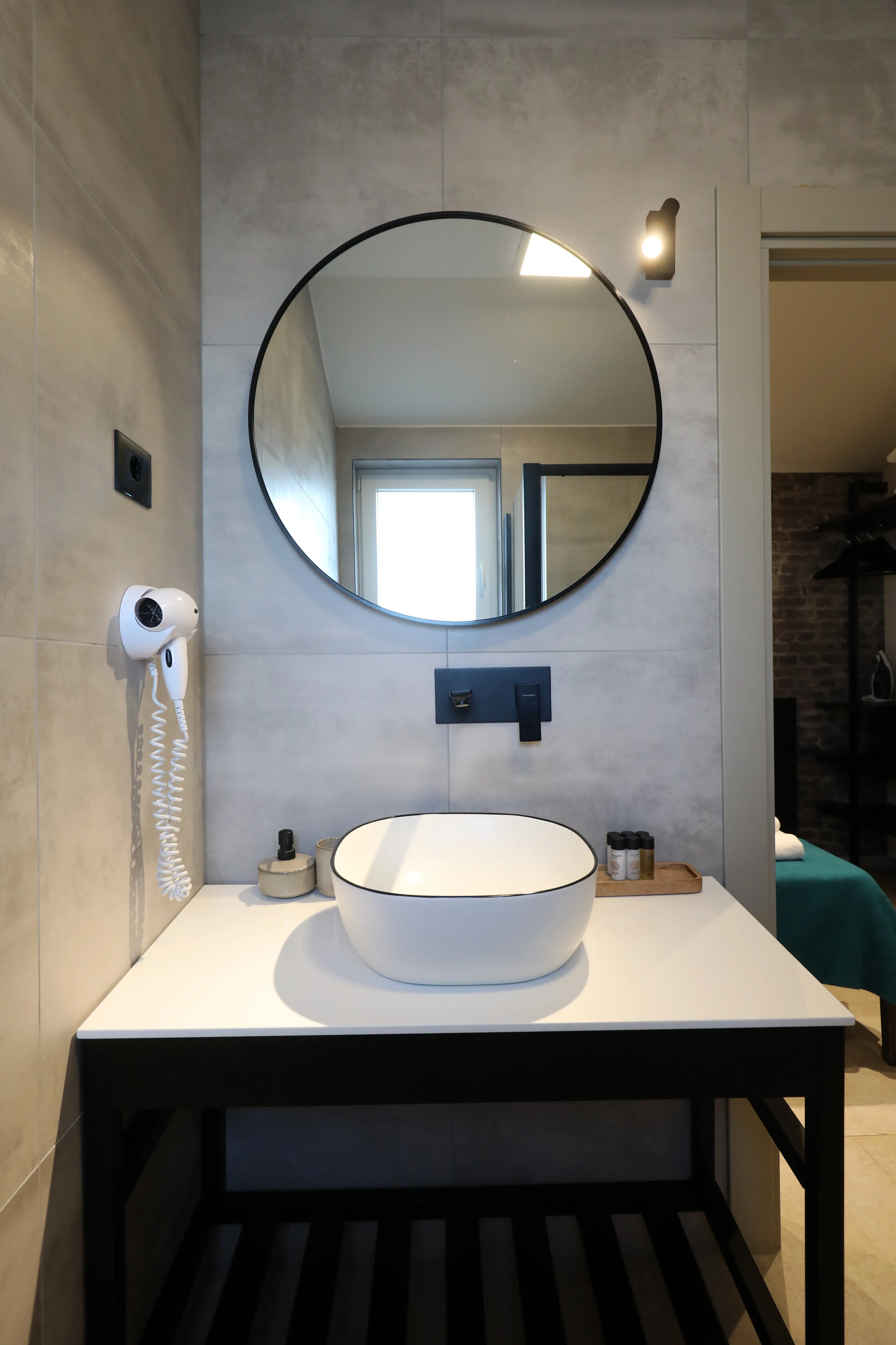 Deluxe Double Room with Balcony — photo 5